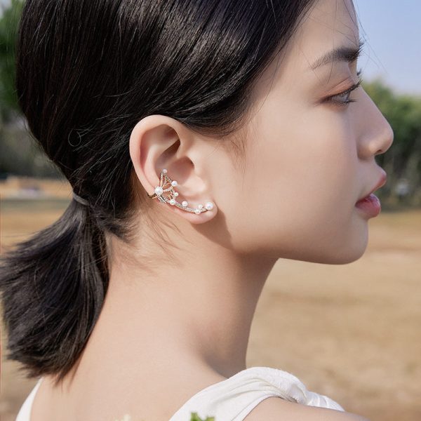 Charming Butterfly Ear Cuff Earring - Image 2